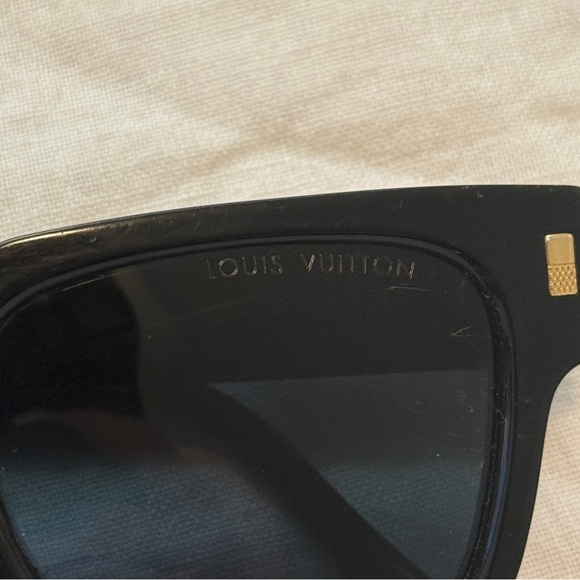 Louis Vuitton LV Escape Square Sunglasses - Picture 10 of 12